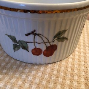 Royal Worcester 10” soufflé